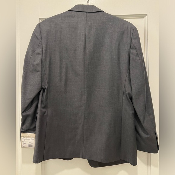 NWT grey men’s Joseph Abboud suit. Size 40 short. - Picture 5 of 5